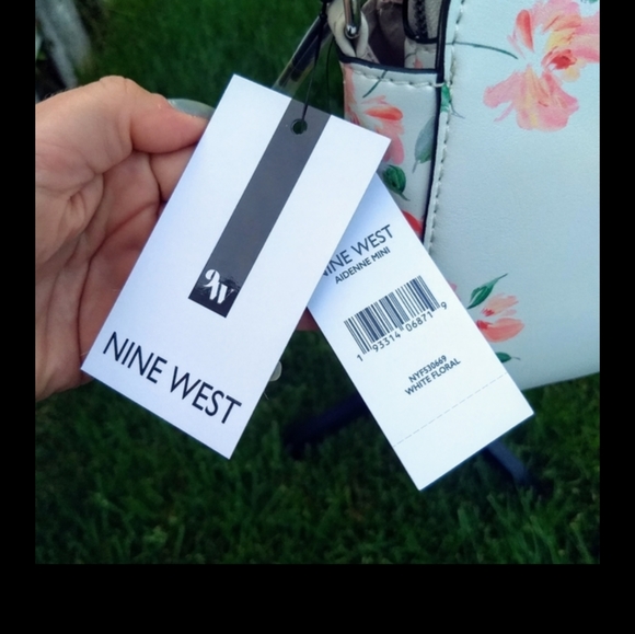 WALLET SOLD Nine West Floral Crossbody + Wallet - Picture 6 of 13